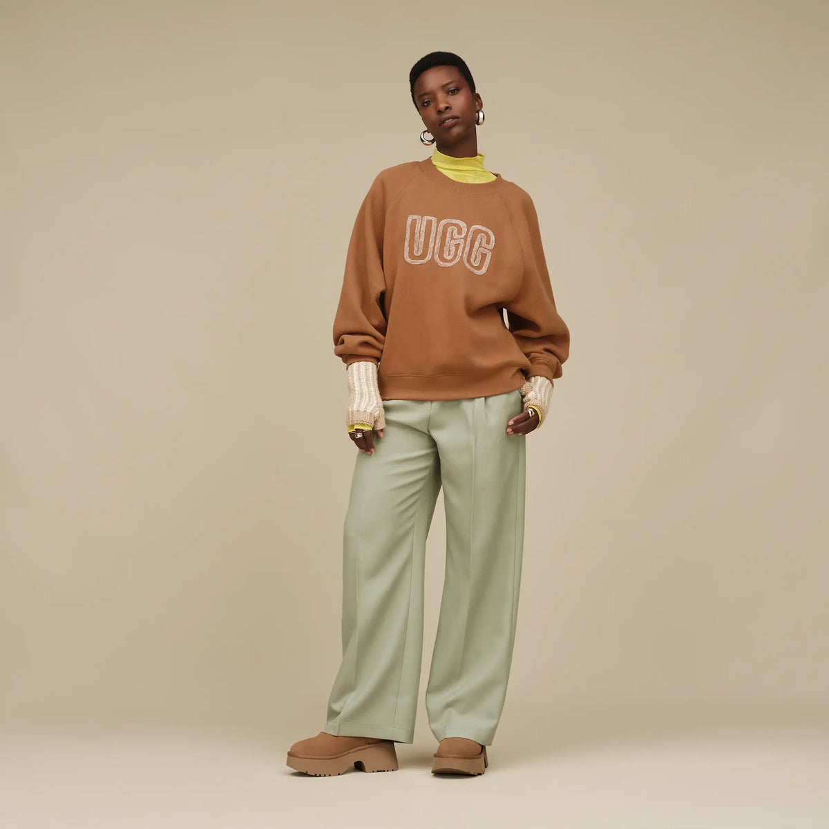 Women's UGG Logo Crewneck - CHESTNUT