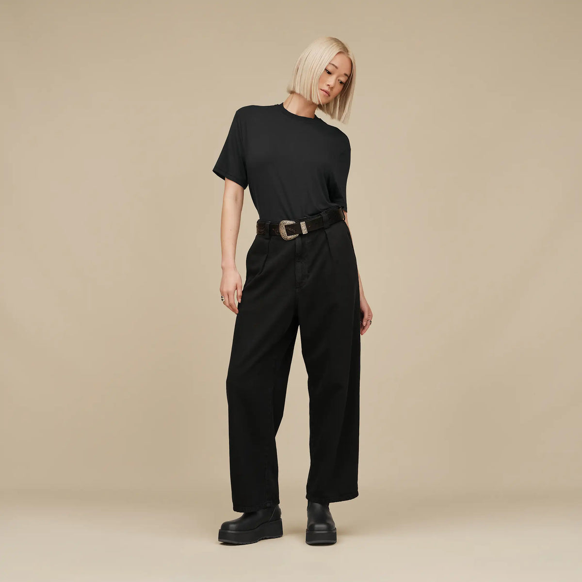 Women's Amarys Relaxed Tee - BLACK