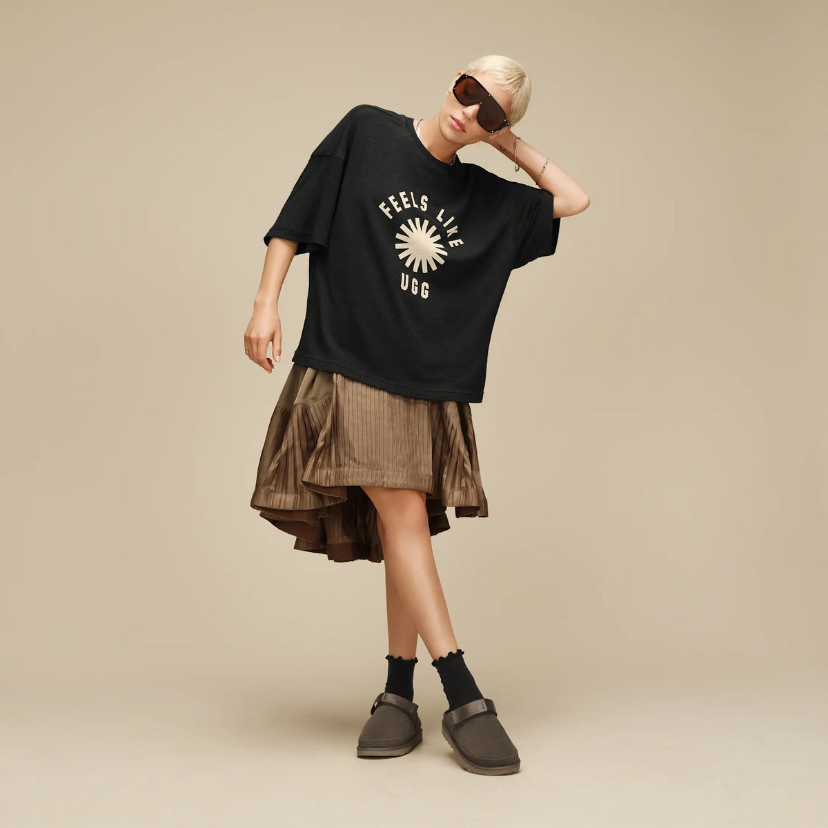 All Gender Feels Like UGG Tee - INK / CREAM