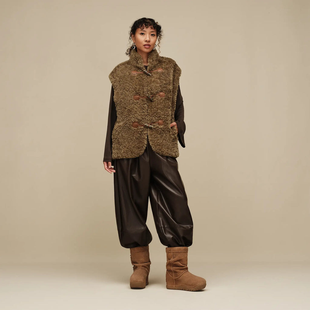 Women's Niah Toggle Vest - COFFEE GROUNDS