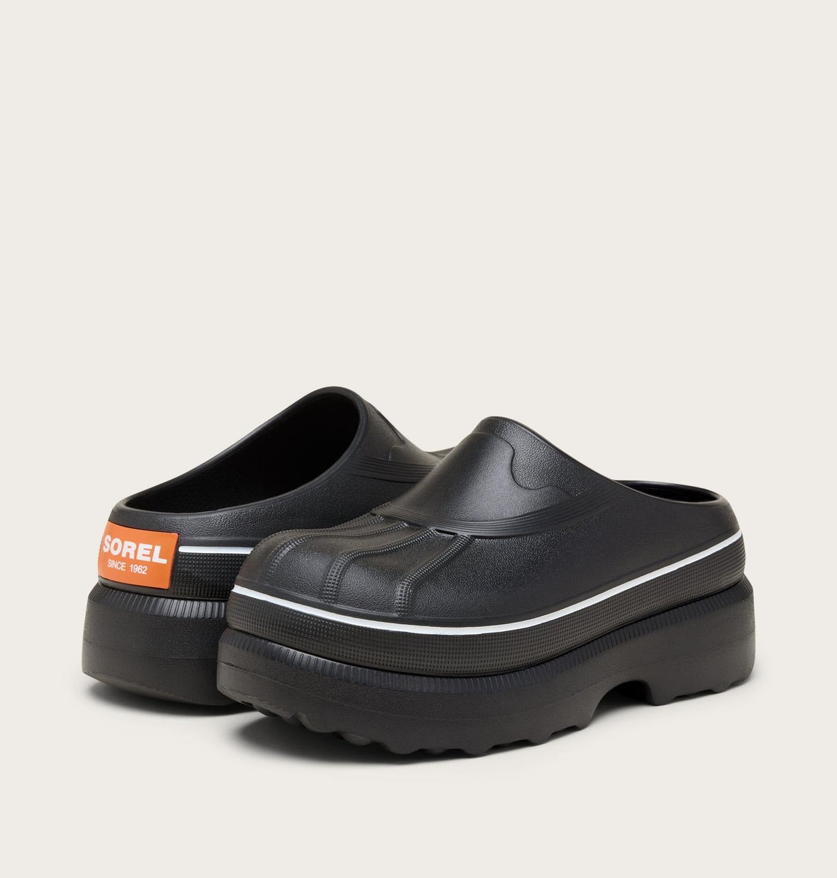 Caribou™ Clog Women's Shoe - Black, Optimized Orange