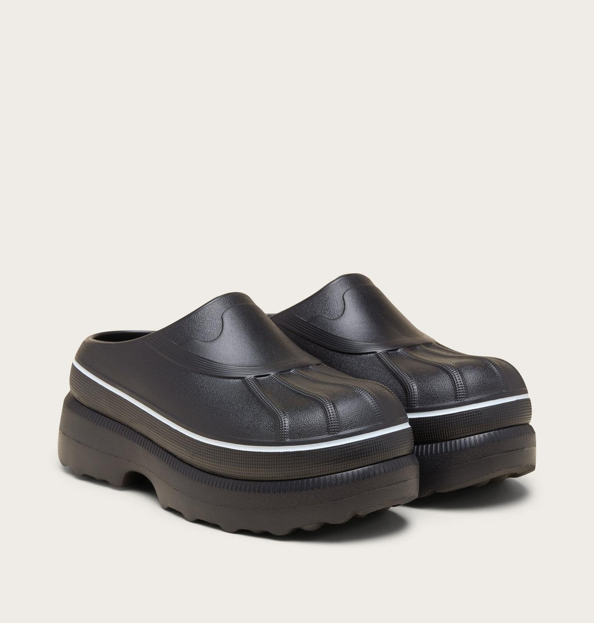 Caribou™ Clog Women's Shoe - Black, Optimized Orange