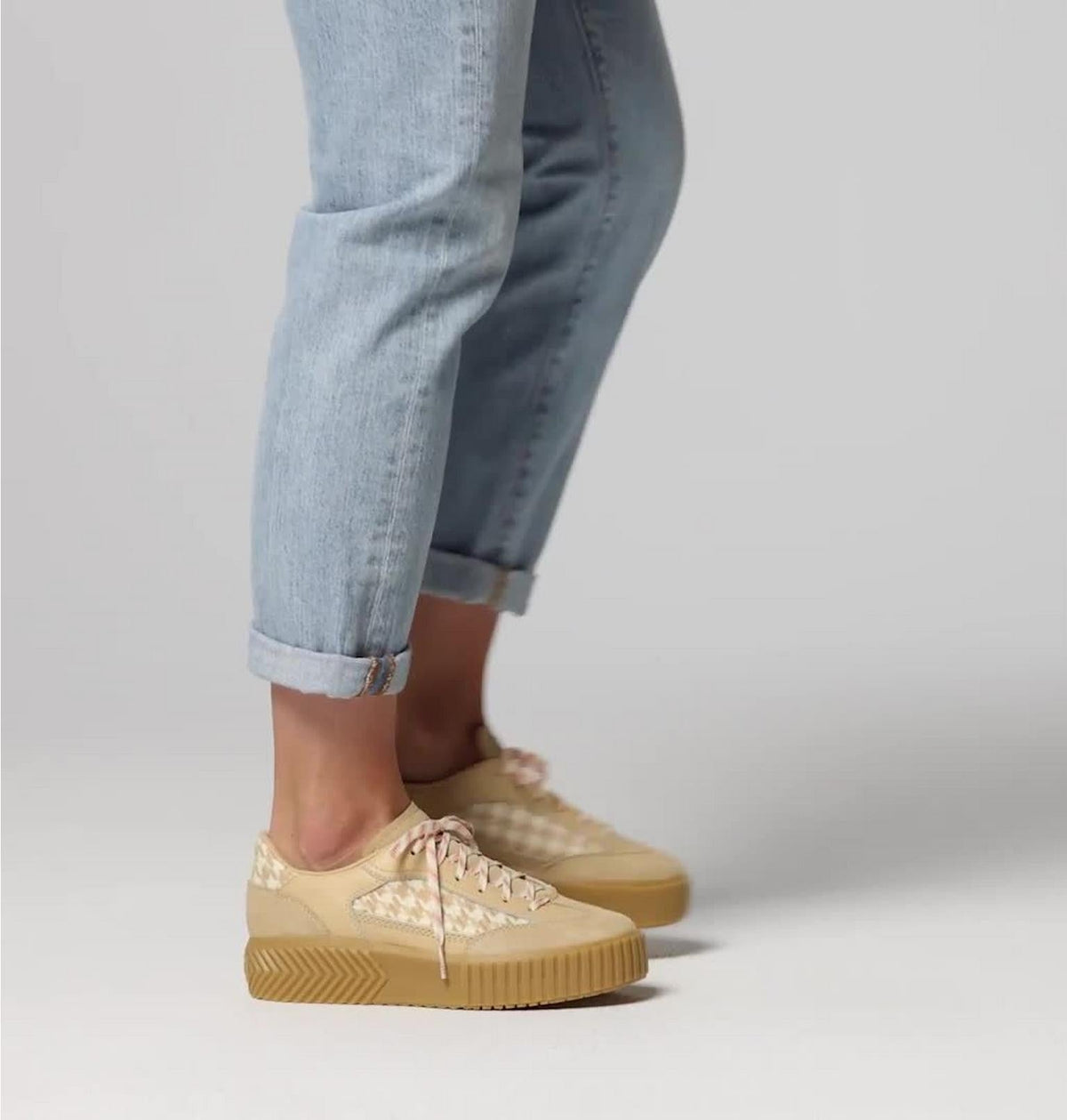 Ona Ave™ T-Toe Women's Sneaker - Ceramic, Gum 17