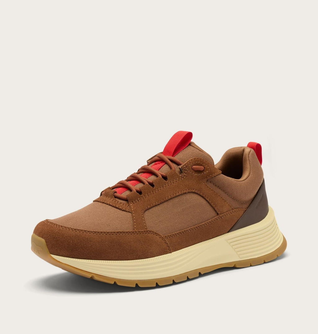 OUTING™ SE WP - Velvet Tan, Bright Red
