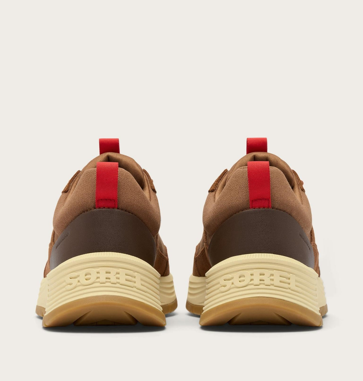 OUTING™ SE WP - Velvet Tan, Bright Red