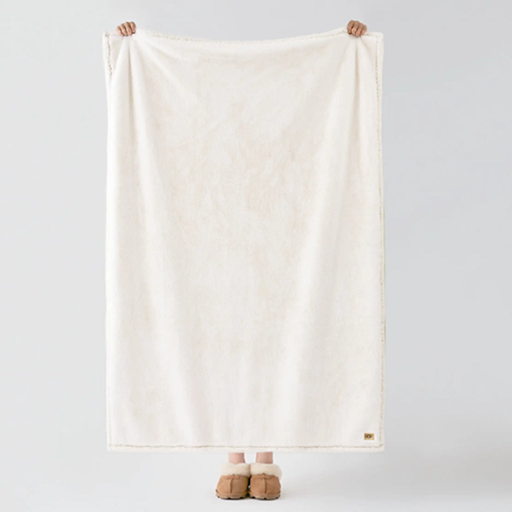 Home Cynthia Throw 50" x 70" - SNOW