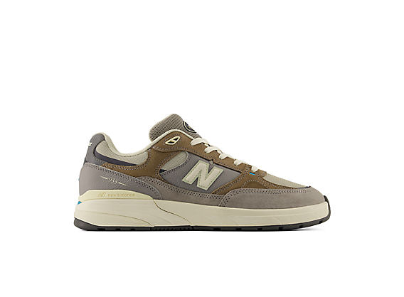 NB Numeric Andrew Reynolds 933