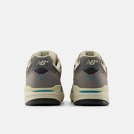 NB Numeric Andrew Reynolds 933